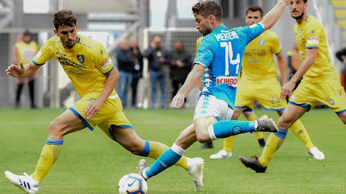 Napoli’s Belgian forward Dries Mertens (C) shoots the ball during the Italian Serie A football match Frosinone vs Napoli, on April 28, 2019 at the Benito-Stirpe Stadium in Frosinone. (AFP)