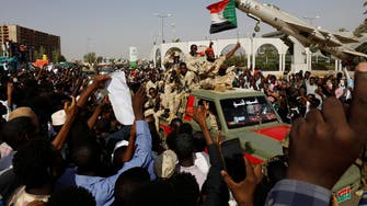 السودان.. تجميد نشاطات نقابات واتحادات مهنية 