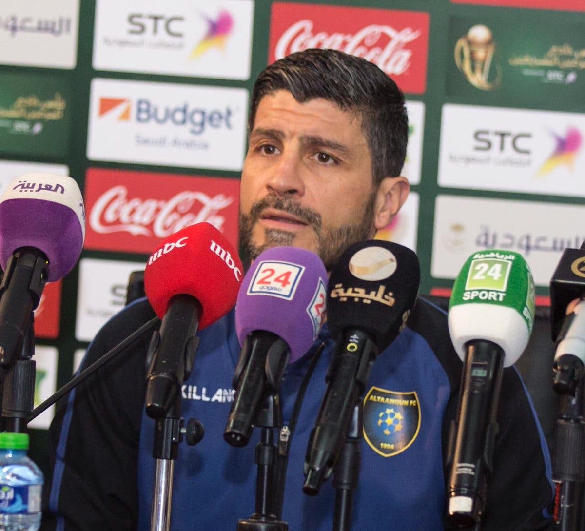 بيدرو خلال المؤتمر الصحافي يوم الأربعاء