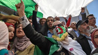 الجزائريون إلى الشارع مجددا.. مطالبين برحيل رموز النظام