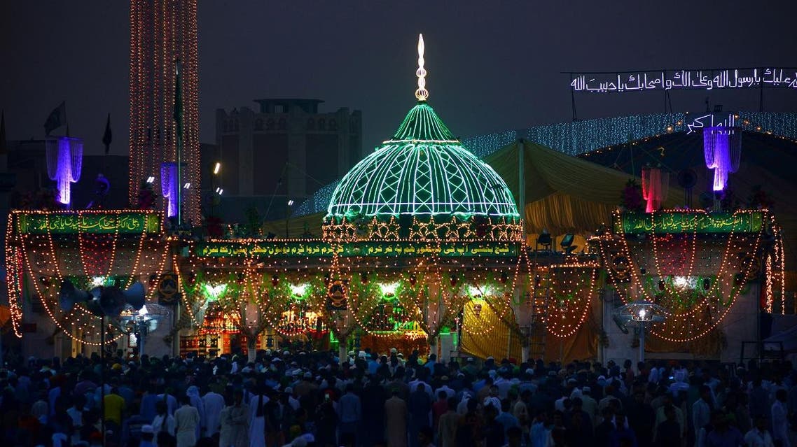 Pakistani Sufi followers gather at the Data Darbar complex during the three-day annual 'Urs' religious festival in Lahore on October 28, 2018. (AFP)