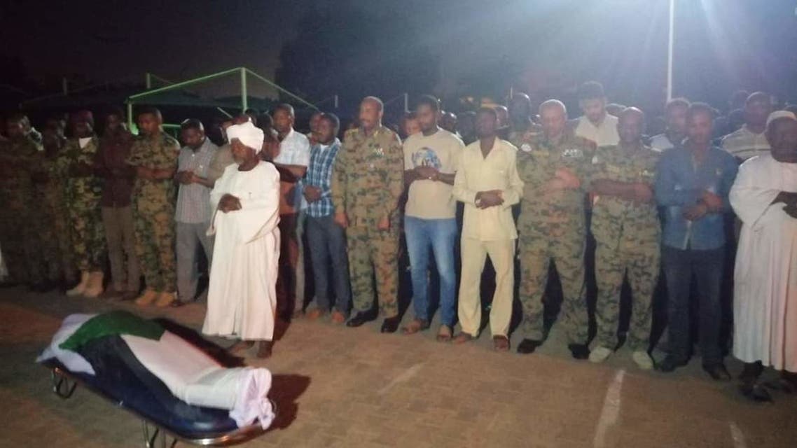 صلاة الجنازة على الضابط السوداني