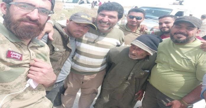 المسن بعد خروجه من مناطق سيطرة الأسد