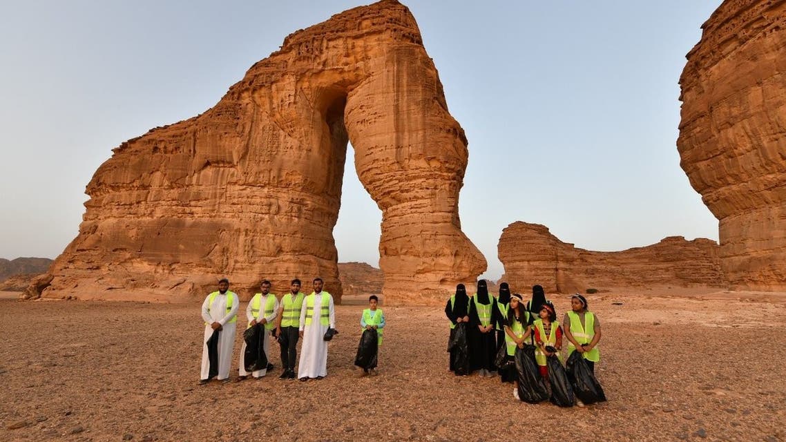 المتطوعون عند جبل الفيل
