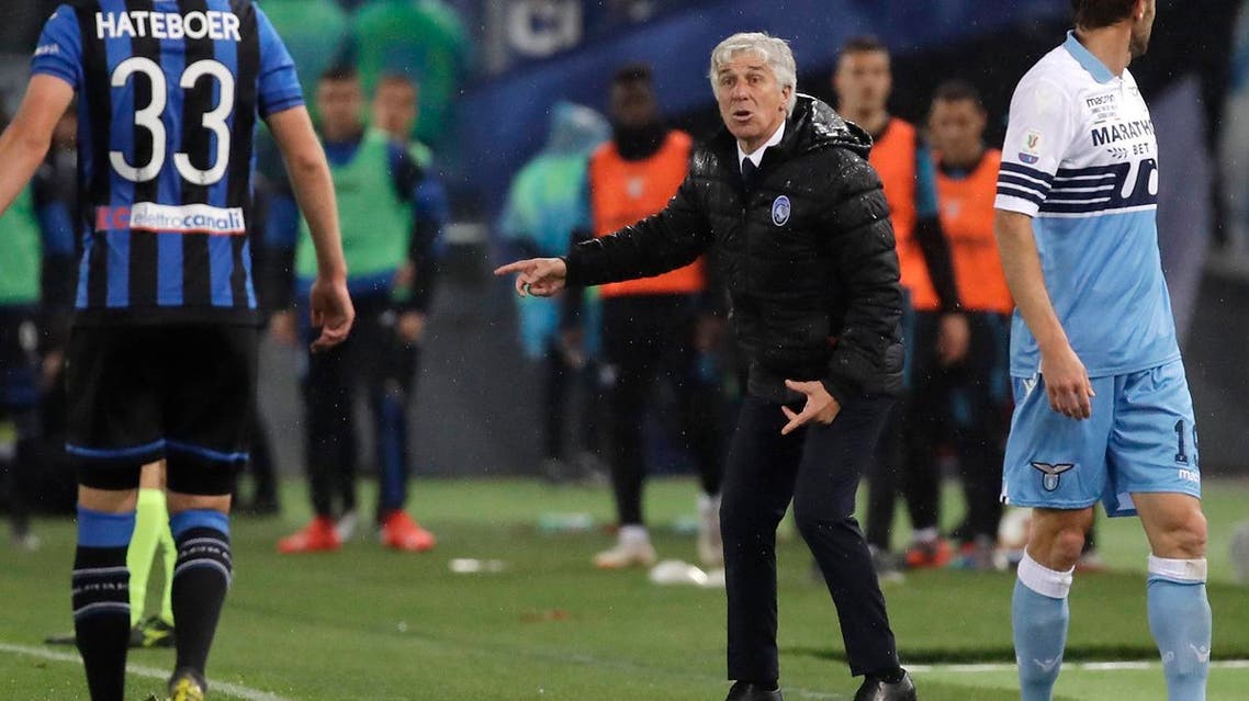 Gian Piero Gasperini gives instructions during the Italian Cup soccer final match between Lazio and Atalanta on May 15, 2019. (AP)