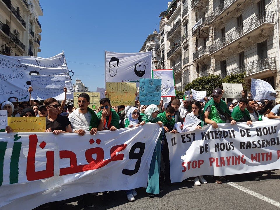من احتجاجات الطلبة بالجزائر(أرشيفية)