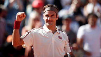 Federer beats Ruud to become oldest man to reach French Open 4th round