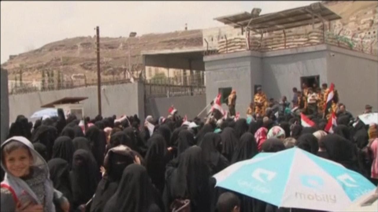 Yemeni women face difficult conditions