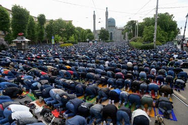 Eid al-Fitr celebration in Saint Petersburg's mosque on June 4, 2019. (AFP) June 4, 2019. (AFP)