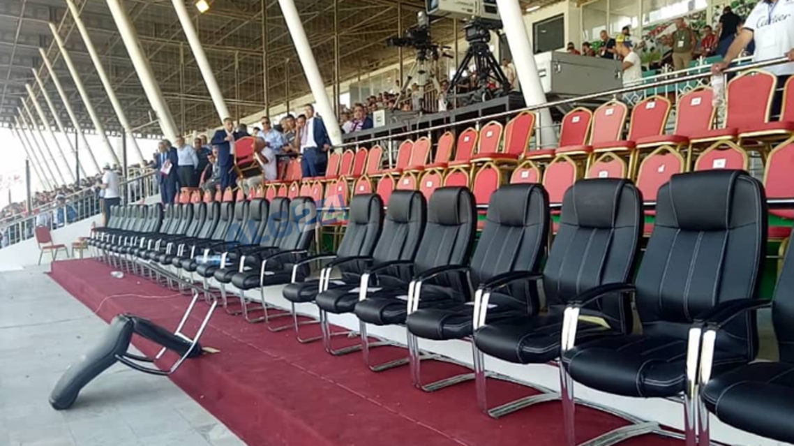 tribunes