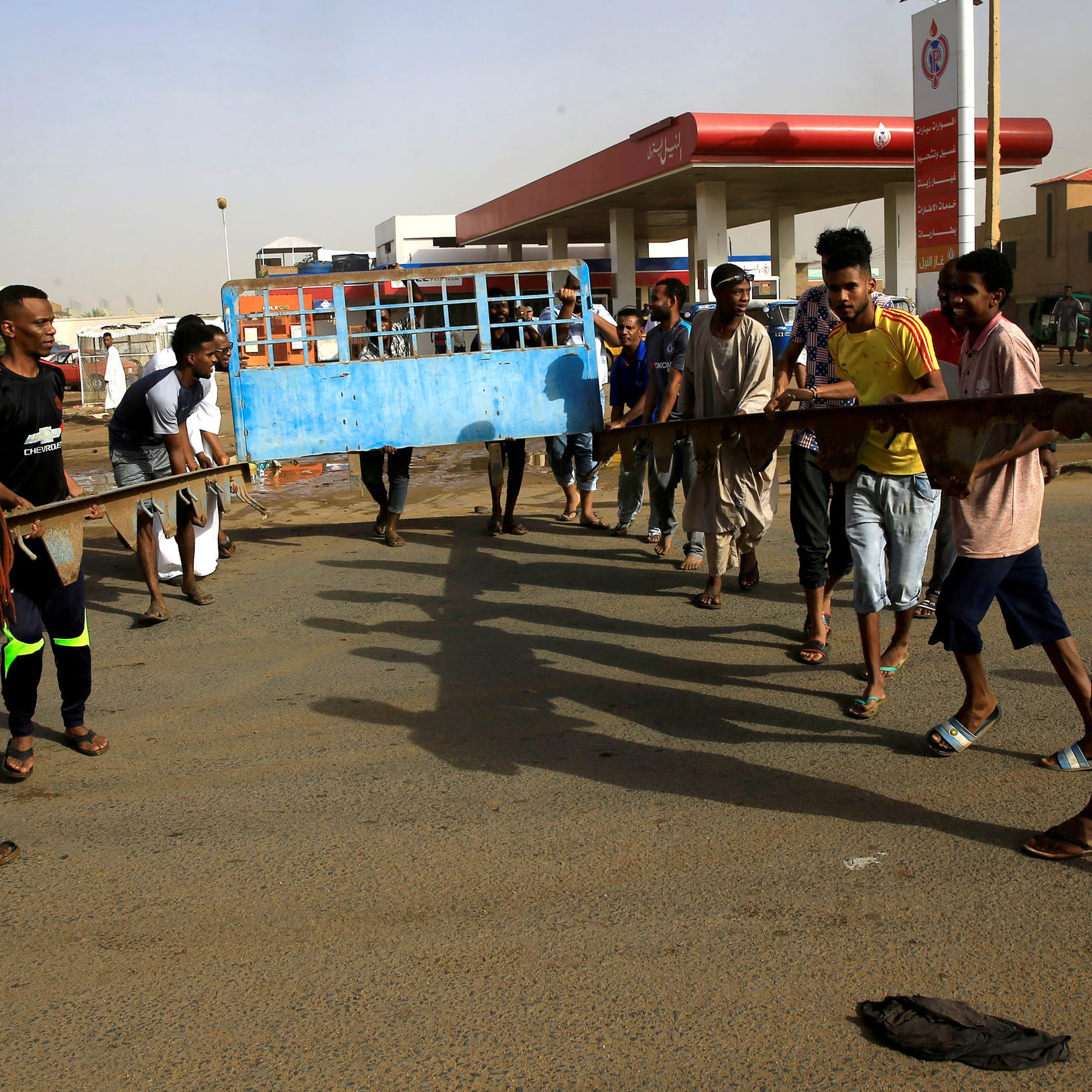 السودان.. تظاهرات جديدة وحميدتي يدعو لتشكيل حكومة سريعاً