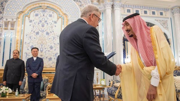 خادم الحرمين الشريفين يتسلم أوراق اعتماد عدد من السفراء