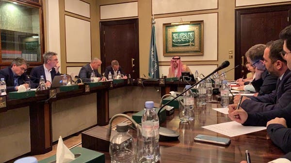 الجبير: إغلاق إيران لهرمز سيؤدي لرد فعل "قوي جداً جداً"