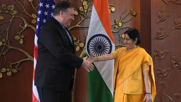 Mike Pompeo (L) shakes hands with India’s Foreign Minister Sushma Swaraj prior to a meeting in New Delhi on September 6, 2018. (File photo: AFP)