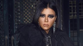 حوار محرج.. رانيا يوسف تلجأ للسفارة والمذيع: لست مراهقة!