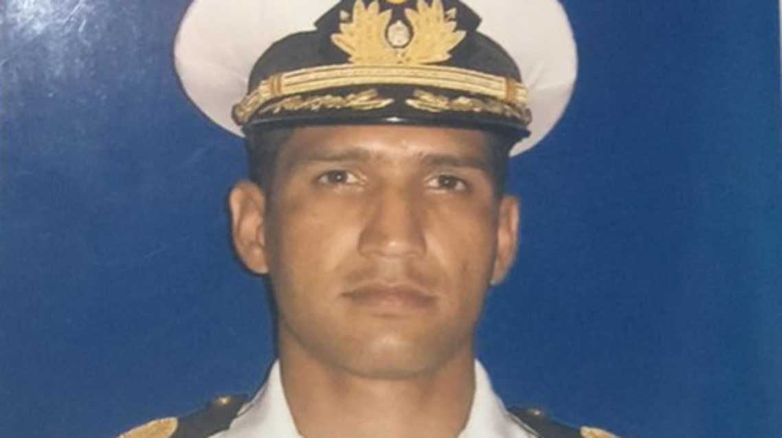 Corvette Capt. Rafael Acosta died early Saturday hours after his wife and lawyer said he appeared in court in a wheelchair with signs of torture. (Twitter)