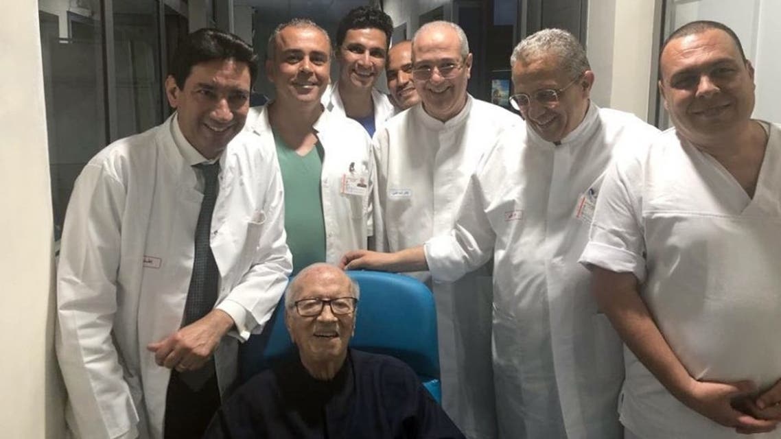 السبسي داخل المستشفى