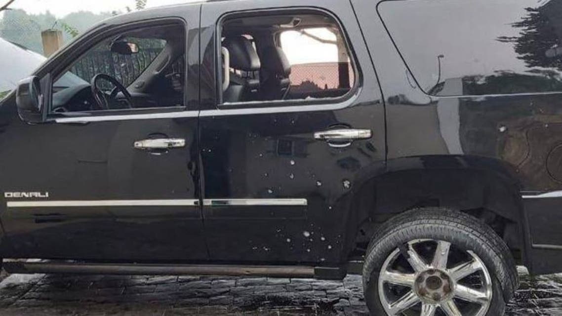 سيارة الوزير اللبناني صالح الغريب بعد الاعتداء عليها