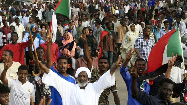 السودان.. معتقلو التظاهرات إلى الحرية والحوار يتواصل