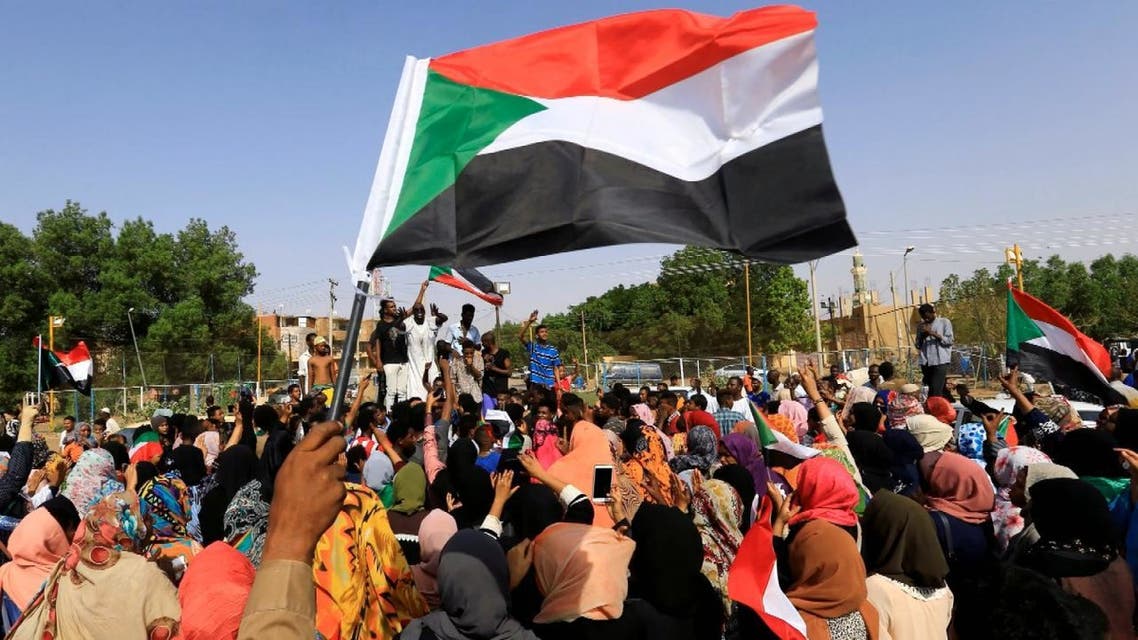 فترات انتقالية مختلفة في تاريخه السودان