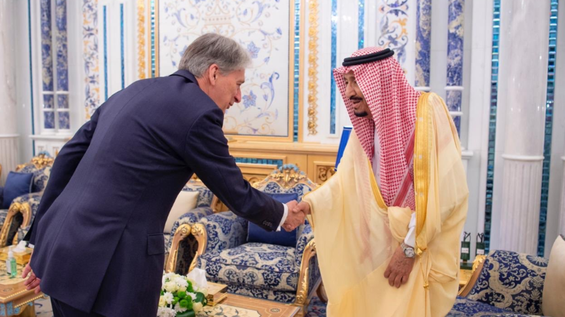 Saudi Arabia’s King Salman bin Abdulazizhas meets British treasury chief Philip Hammond (SPA)