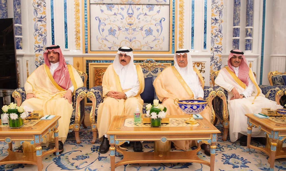 Saudi Arabia’s King Salman bin Abdulazizhas meets British treasury chief Philip Hammond (SPA)