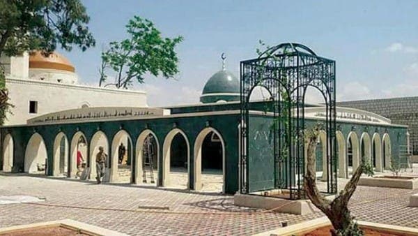 شراء عقارات وتغيير معالم.. كيف غيرت إيران مناطق بدير الزور؟