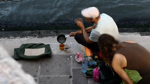بالصور.. طرد سائحين من البندقية.. بسبب قهوة
