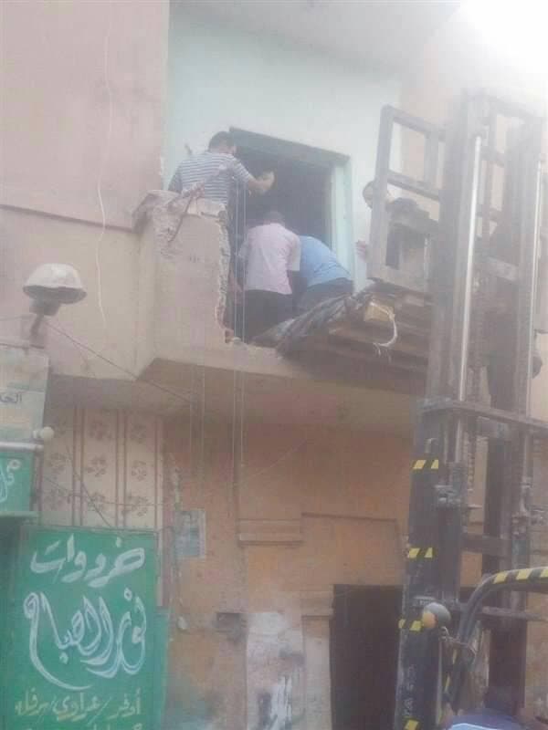 أثناء نقله برافعة للمستشفى