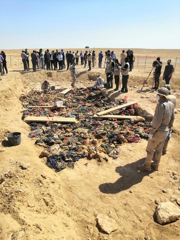 من المقبرة التي تم الكشف عنها