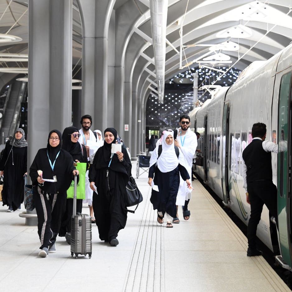 قطار الحرمين ينقل أول رحلة حجاج من المدينة إلى مكة