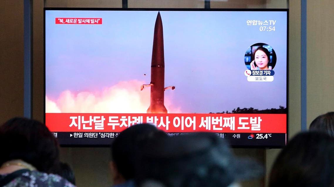 People watch a TV showing a file footage of a North Korea's missile launch during a news program at the Seoul Railway Station in Seoul, South Korea, Friday, Aug. 2, 2019. (File photo: AP)