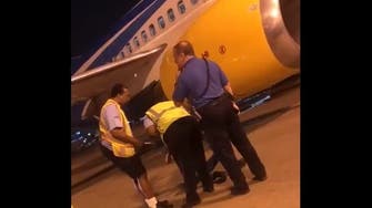 فيديو لراكب سافر من كوبا لأميركا بين بضائع الطائرة!