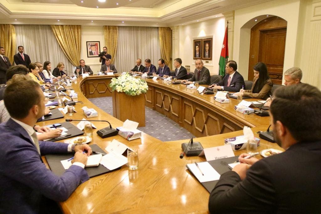 الصفدي خلال لقائه مع السفراء الأوروبيين في الأردن