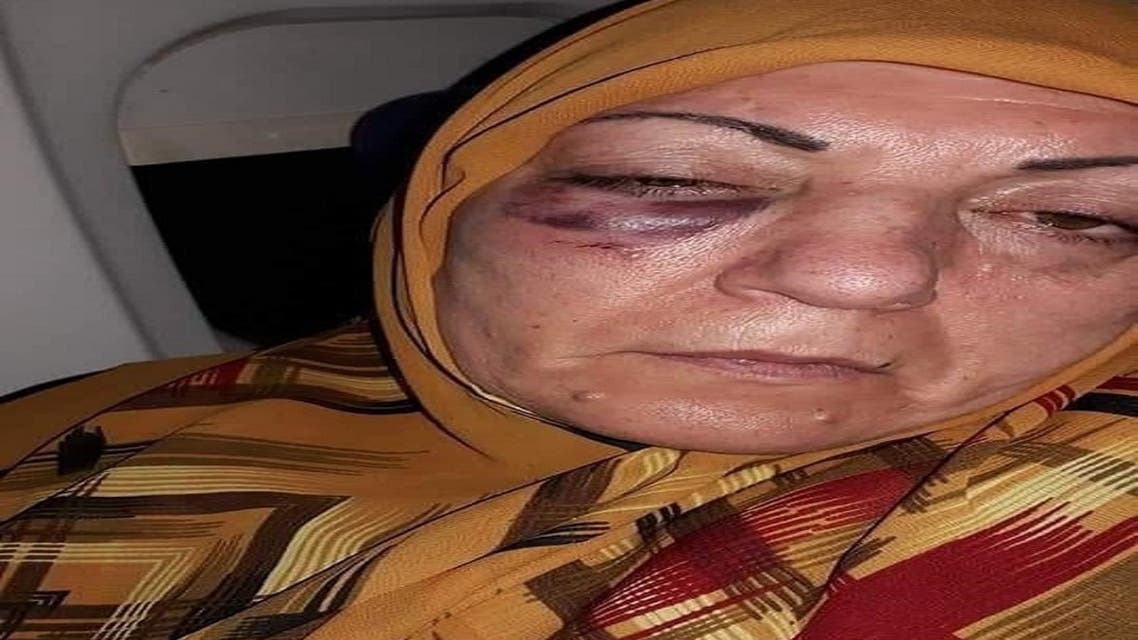ضابط إيراني يضرب سيدة عراقية