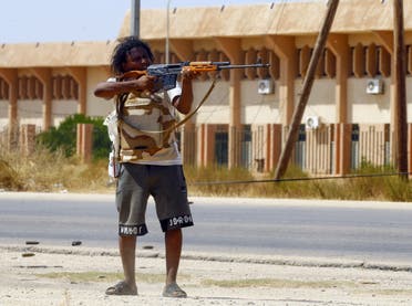من ليبيا أحد المقاتلين التابعين لحكومة الوفاق(فرانس برس)