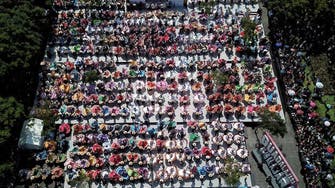 Nearly 900 Mexican performers set world record for folk dance