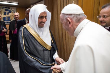 Muhammad al-Issa, Secretary General of the Muslim World League, at the Vatican with Pope Francis on Sept. 20, 2017. (AP)