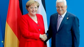 ميركل تؤكد على أهمية حل الدولتين قبل محادثات مع عباس
