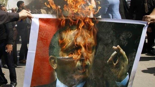 إعلام تركيا يزيف تظاهرات إدلب.. ومغردون يسخرون