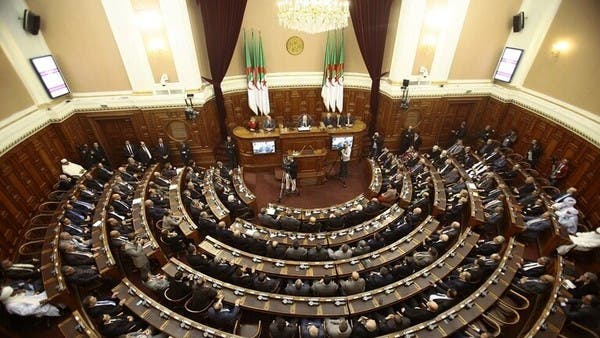 برلمان الجزائر تحت مجهر العدالة.. طلب رفع الحصانة عن 3 نواب