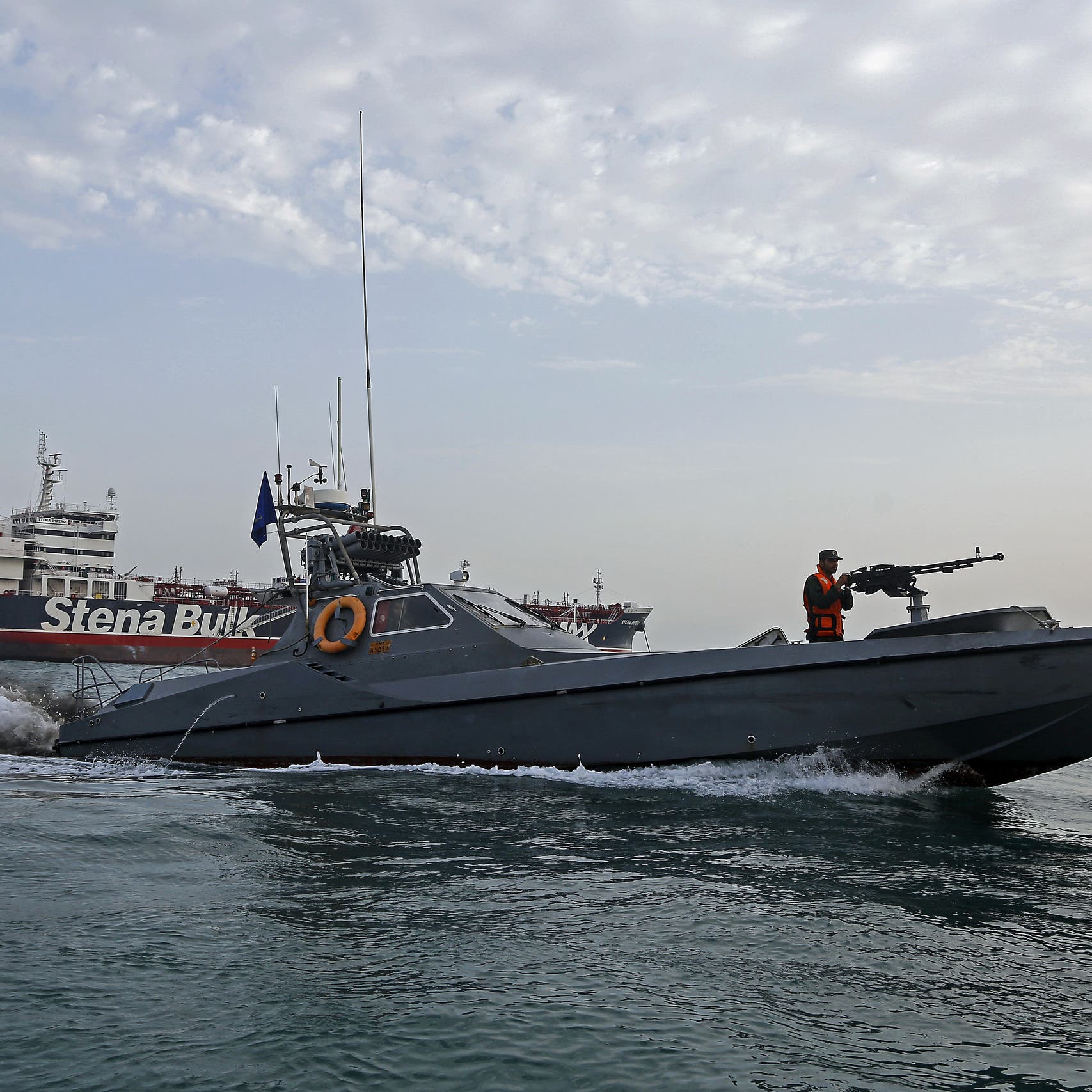 الحرس الثوري الإيراني يحتجز 7 سفن صيد و24 أجنبياً