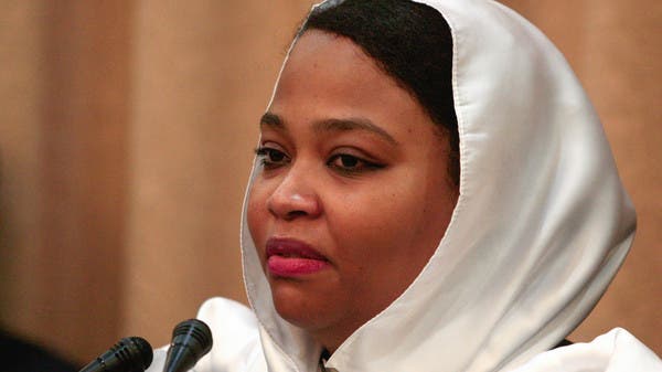 نساء السودان يخضن كرة القدم لأول مرة.. وزيّ "خاص"