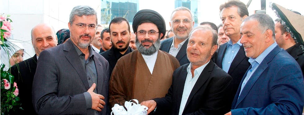 رئيس مؤسسة الشهيد مع رئيس المجلس التنفيذي لحزب الله صفي الدين