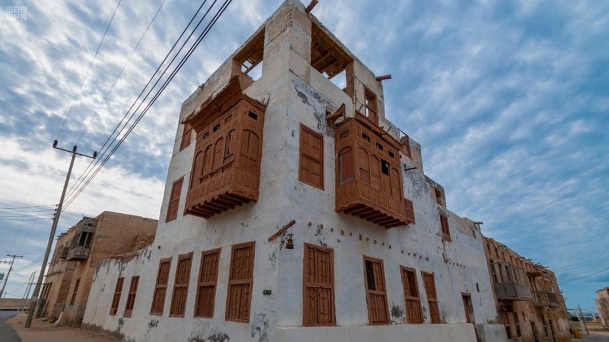 إبداع تاريخي وحرفي رواشين البلدة القديمة بـ الوجه السعودية