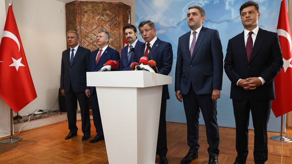 داود أوغلو يعتزم إنشاء حزب منافس لأردوغان