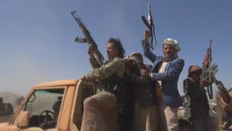 الإرياني: ميليشيا الحوثي تجند مواطنين بقوة السلاح