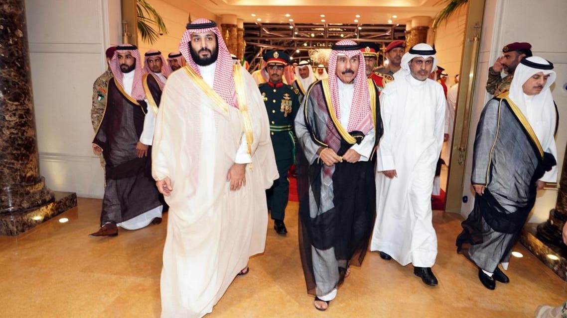 File photo of Kuwaiti Crown Prince Sheikh Nawaf al-Ahmad al-Jaber al-Sabah (C-R) receiving Saudi Crown Prince Mohammad Bin Salman (C-L) at Kuwait International Airport in Kuwait City. (AFP)
