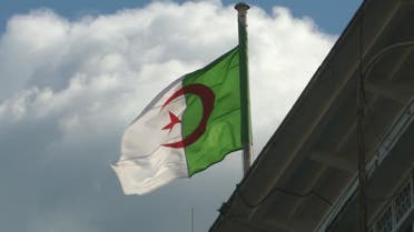 THUMBNAIL_ الحراك الشعبي في الجزائر متهم بالتسبب بإغلاق آلاف المحال التجارية 