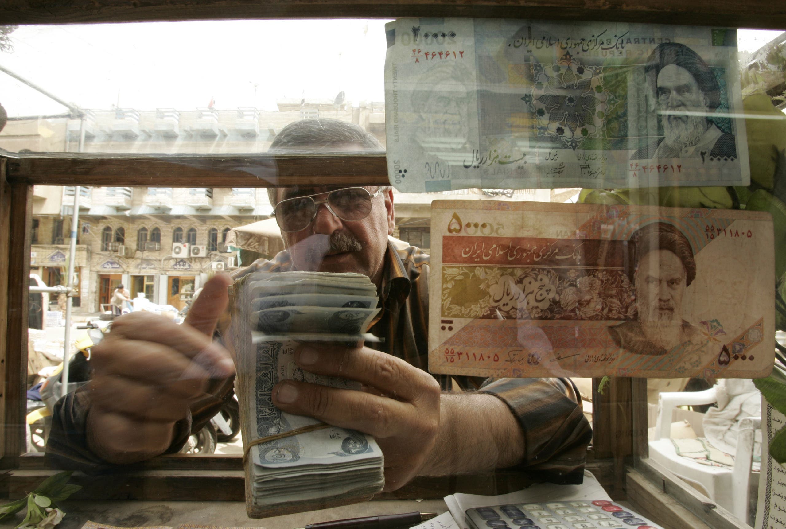 پول ایرانی (AFP)